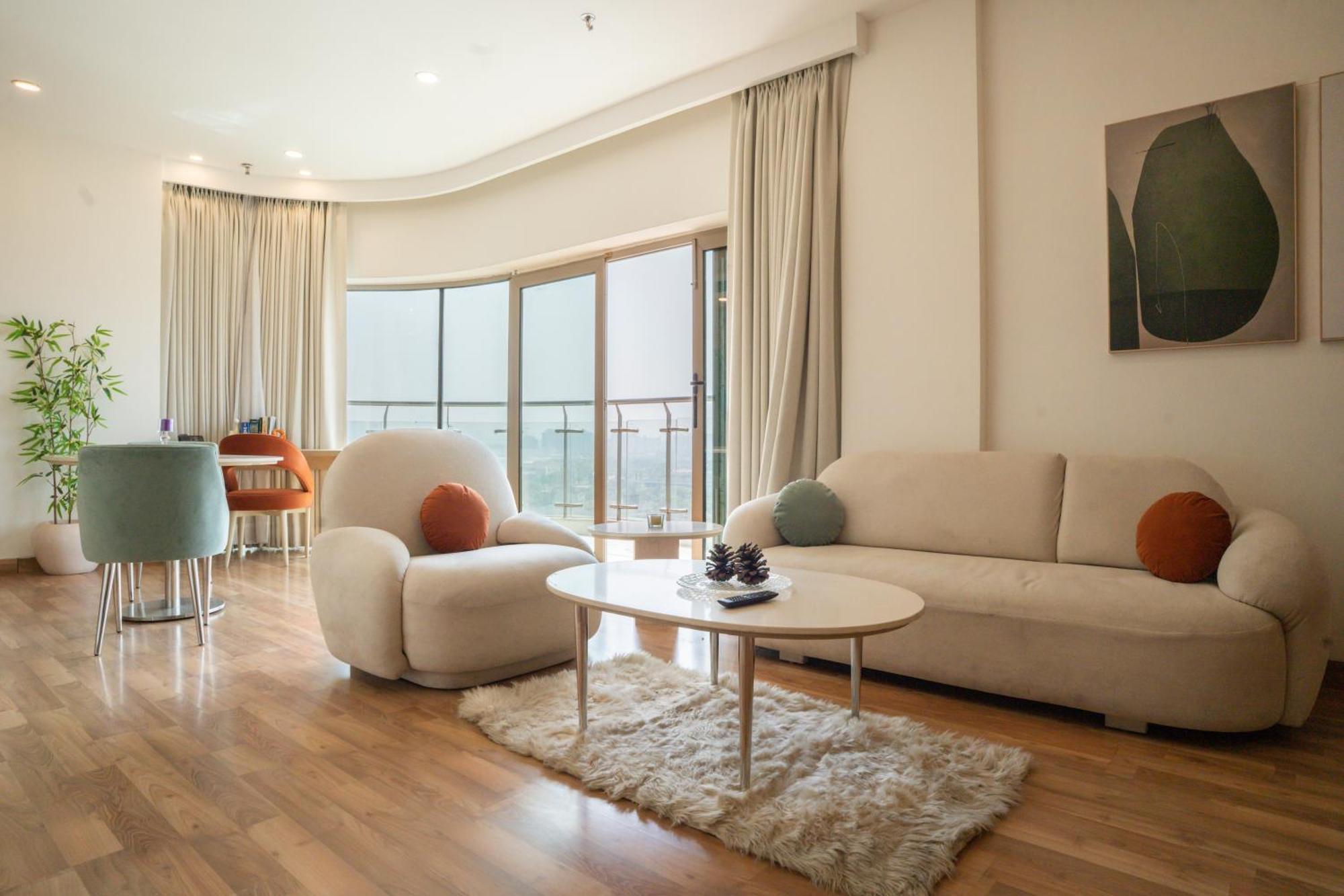 Ar Suites Klj Square Gurgaon Exterior photo