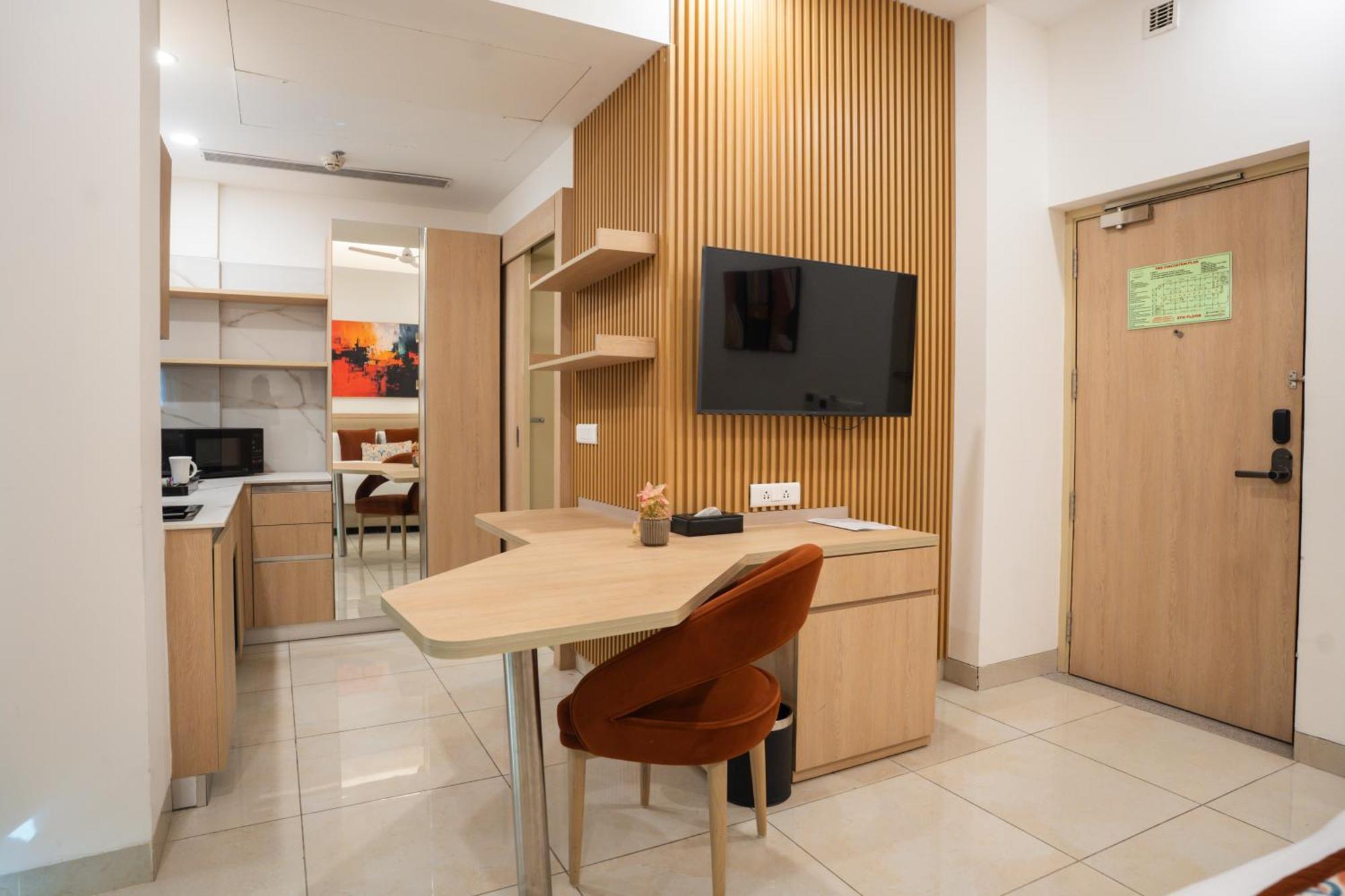 Ar Suites Klj Square Gurgaon Exterior photo