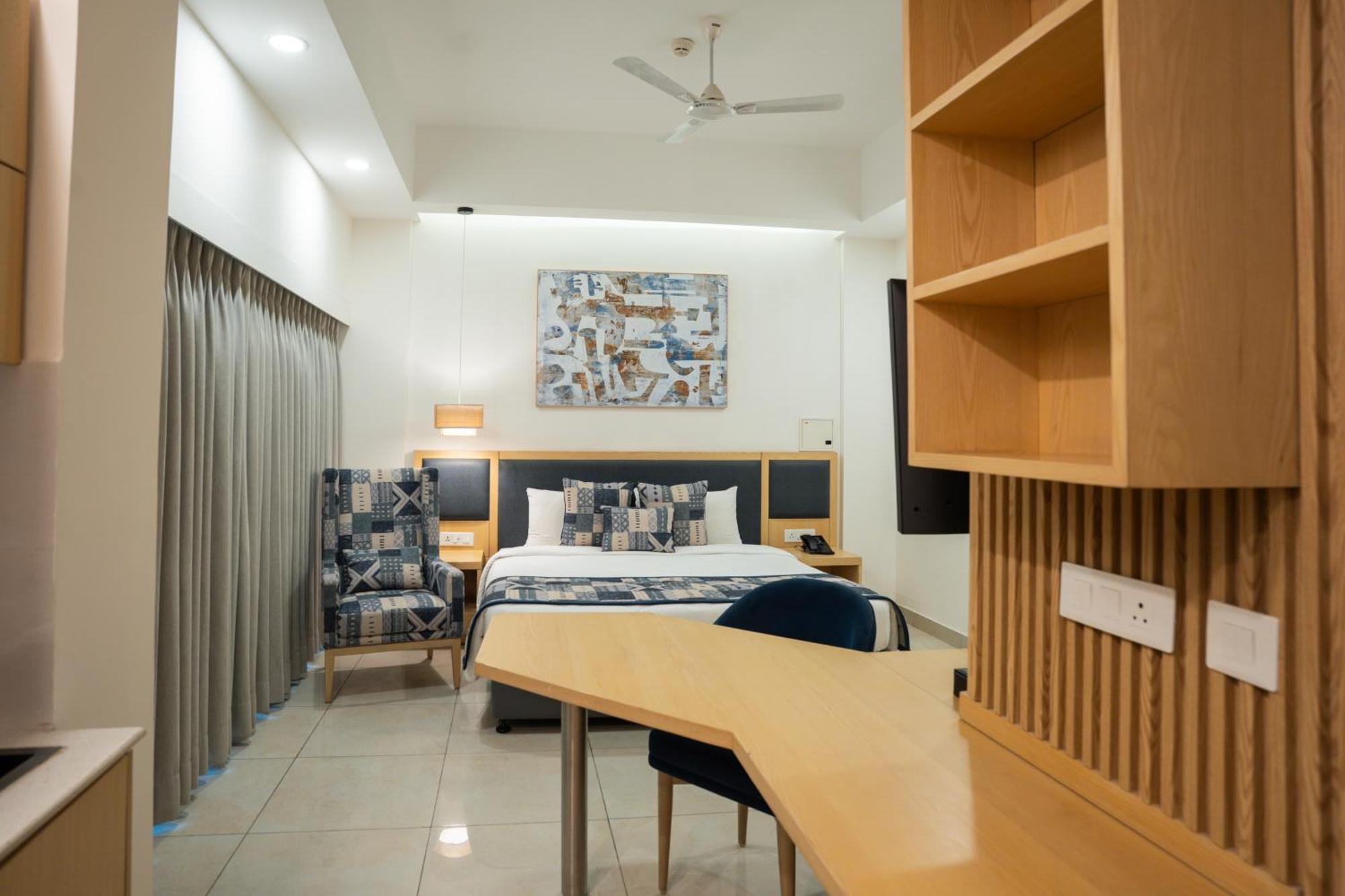 Ar Suites Klj Square Gurgaon Exterior photo