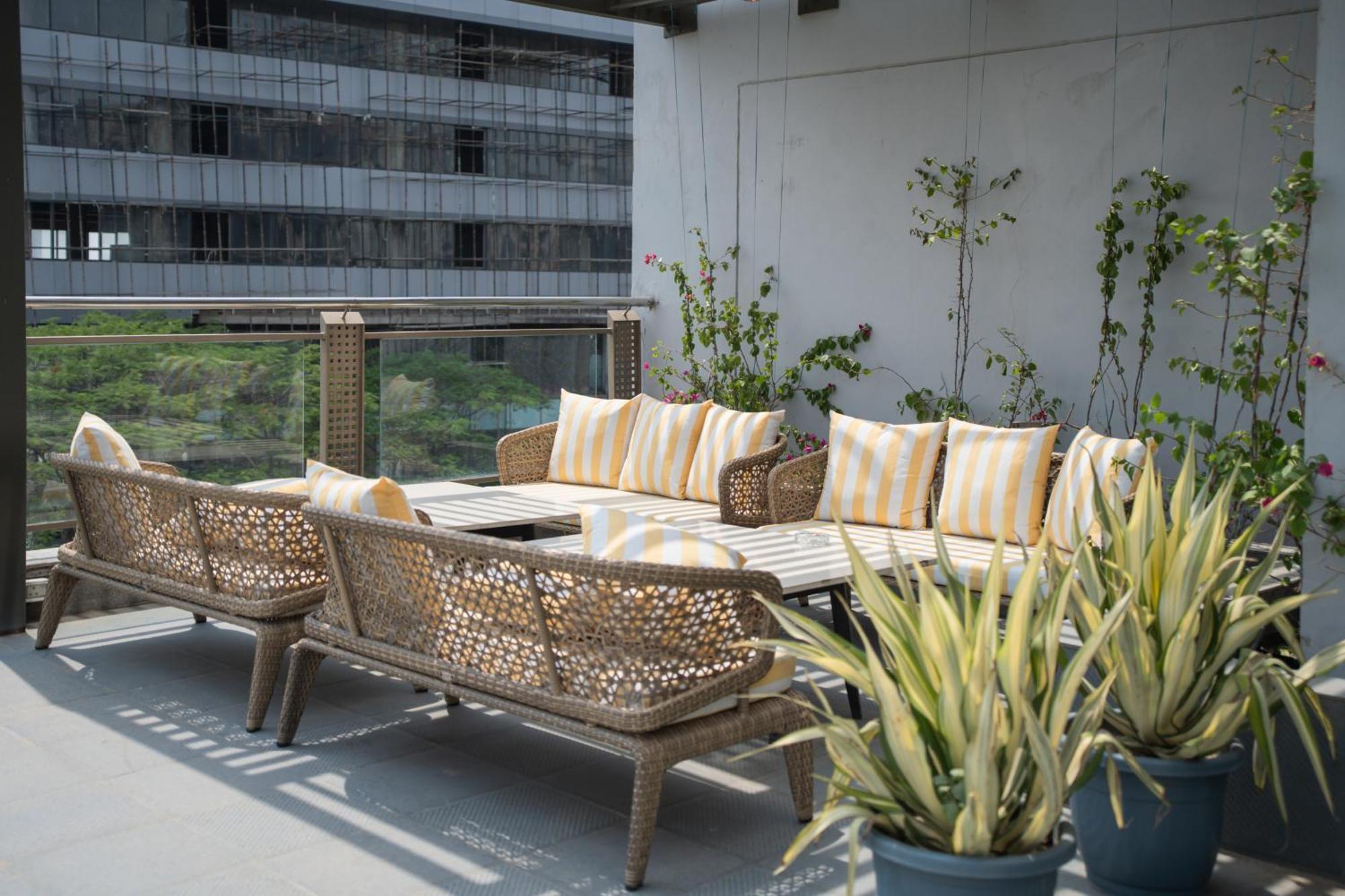 Ar Suites Klj Square Gurgaon Exterior photo