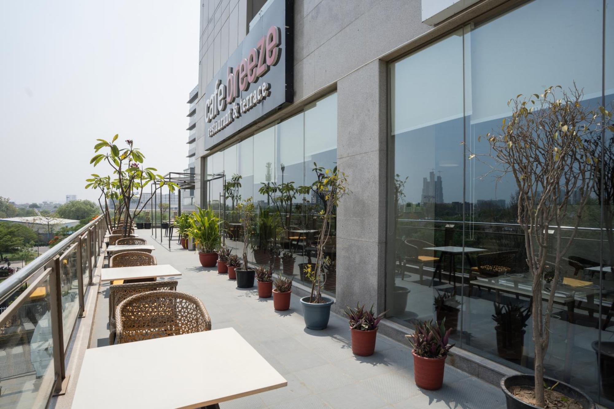 Ar Suites Klj Square Gurgaon Exterior photo